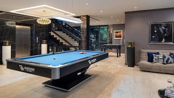 Royal Villa, 5 Bedrooms | 2 bedrooms, minibar, in-room safe, desk