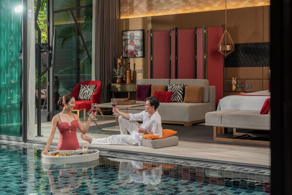 Room service - dining - The Gems Mining Pool Villas Pattaya (Pattaya)