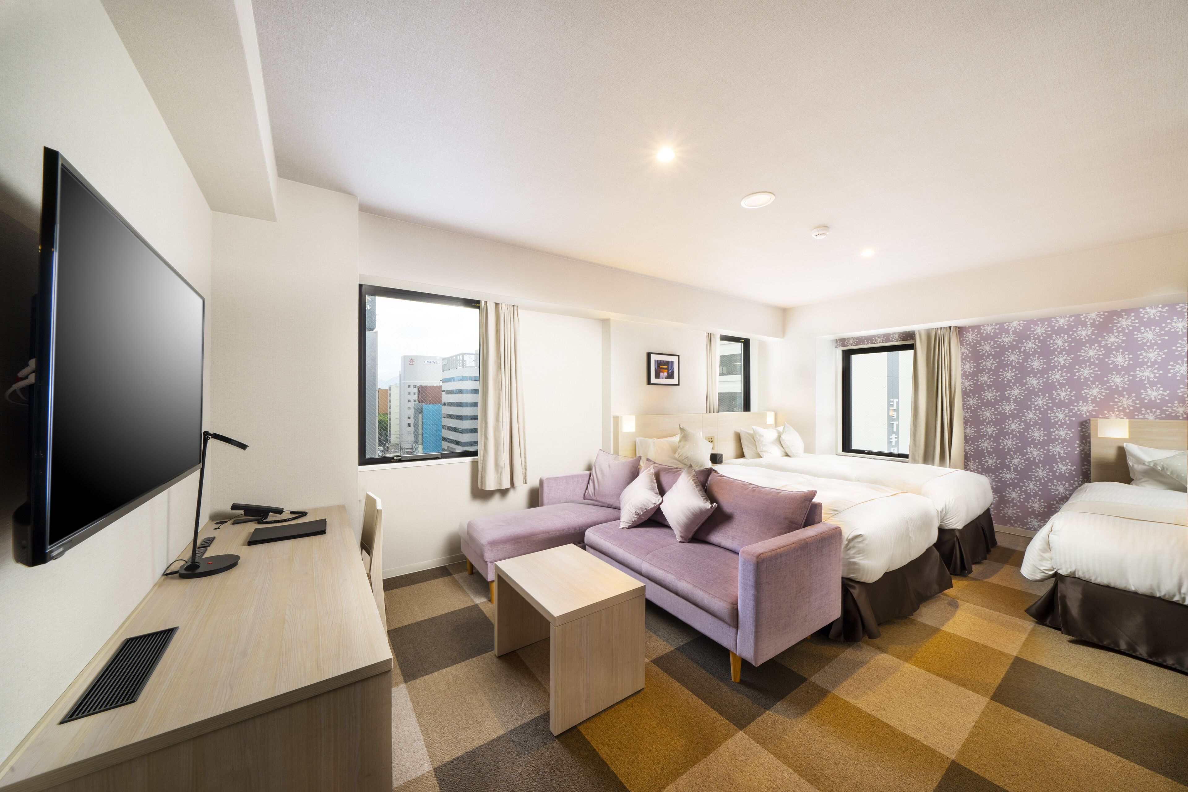 quadruple room (single use) | desk, free wifi, bed sheets