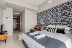 Standard Double Room | Desk, blackout curtains, soundproofing, free WiFi - Ostay Shin-Osaka Hotel Apartment (Osaka)