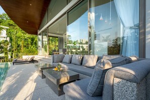 Luxury Villa With Bathtub | Terrace/patio