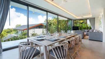 Villa Supérieure | Restauration dans la chambre