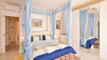 5 bedrooms, desk, iron/ironing board, free WiFi