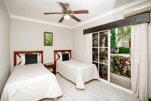 In-room safe, bed sheets