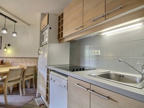 Fridge, microwave, dishwasher