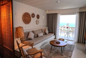 Ropa de cama de alta calidad, colchones con pillow-top y minibar 