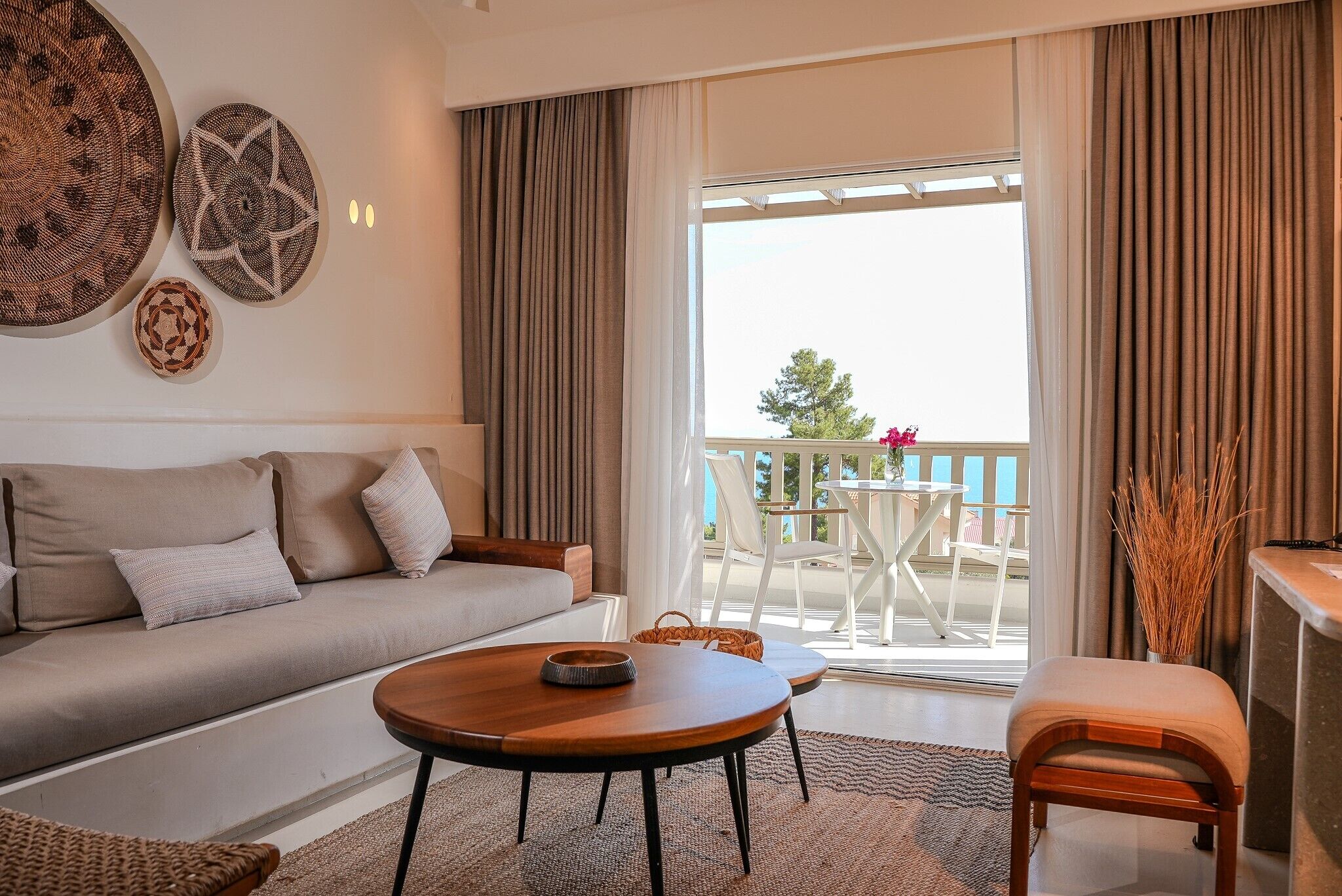 suite, 1 queen bed, sea view | terrace/patio
