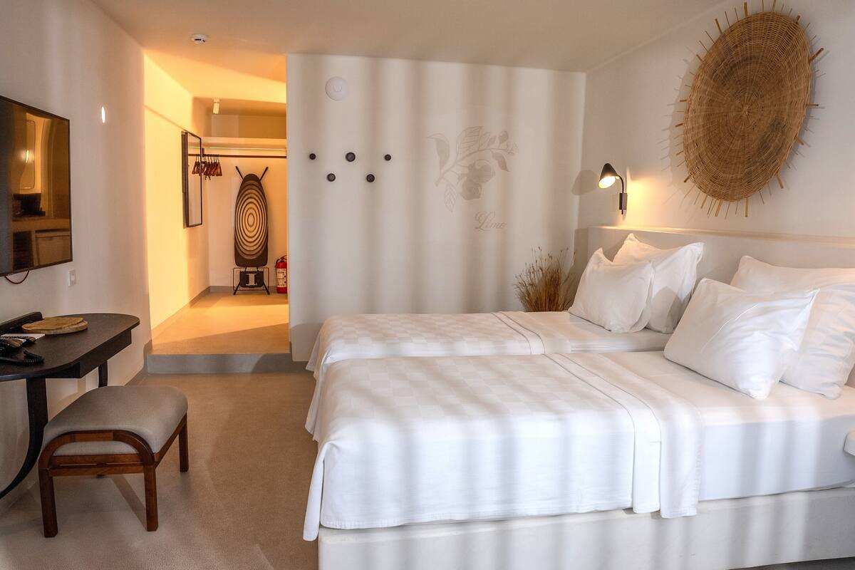 Studio, 2 Twin Beds, Garden View | Premium bedding, pillowtop beds, minibar, in-room safe