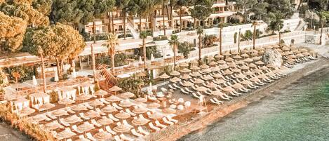 Private beach nearby, free beach shuttle, sun loungers, beach umbrellas