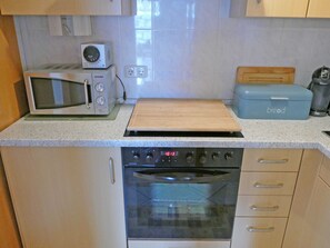 Fridge, microwave, oven, coffee/tea maker