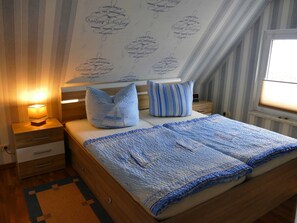 1 chambre, lit parapluie, draps fournis