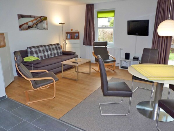 Unclassified image, 1 of 8, button