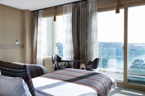 Quarto casal luxo, vista parcial para o lago | Vista para o lago