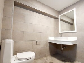 Bathroom - Tiny Krabi Hotel (Krabi)