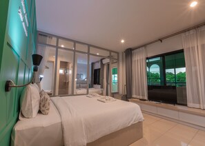 Grand Deluxe | Desk, free WiFi, bed sheets