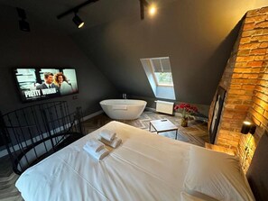 Premium bedding, down comforters, bed sheets