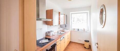 Refrigerador, microondas, horno y lavavajillas