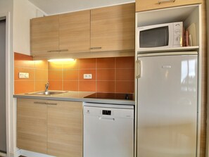 Kühlschrank, Geschirrspüler
