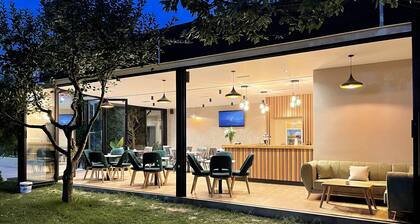 Airport Garden Hotel