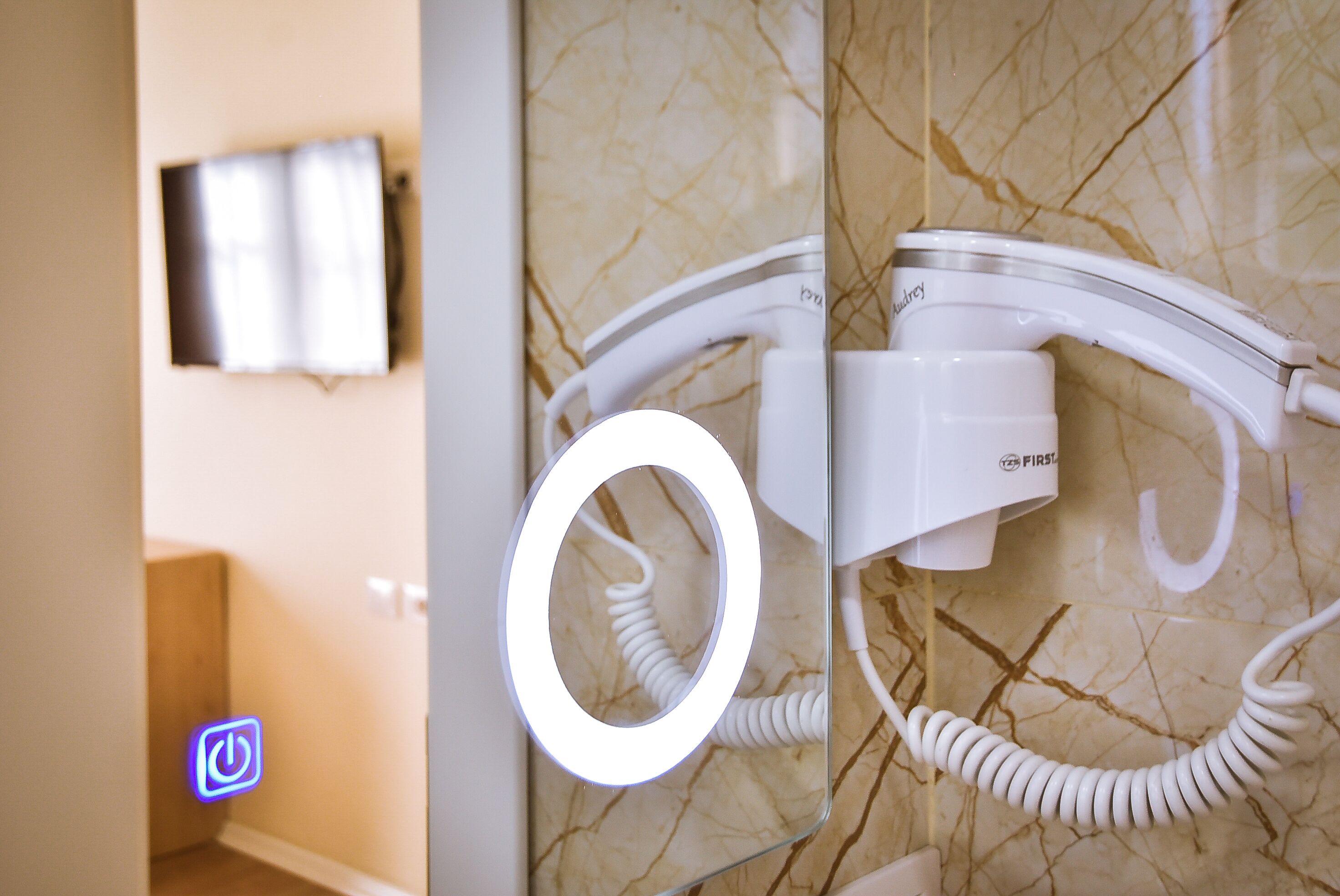 standard triple room | bathroom | shower, free toiletries, hair dryer, slippers