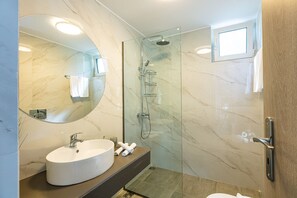 Shower, rainfall showerhead, hair dryer, towels - MariAndry Villa, Secluded Retreat with Pool & HotTub (Episkopi, Rethimno)