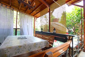 Outdoor dining - Apartment 2042/31807 (Istria - Pula), 5000m from the beach (Pula)