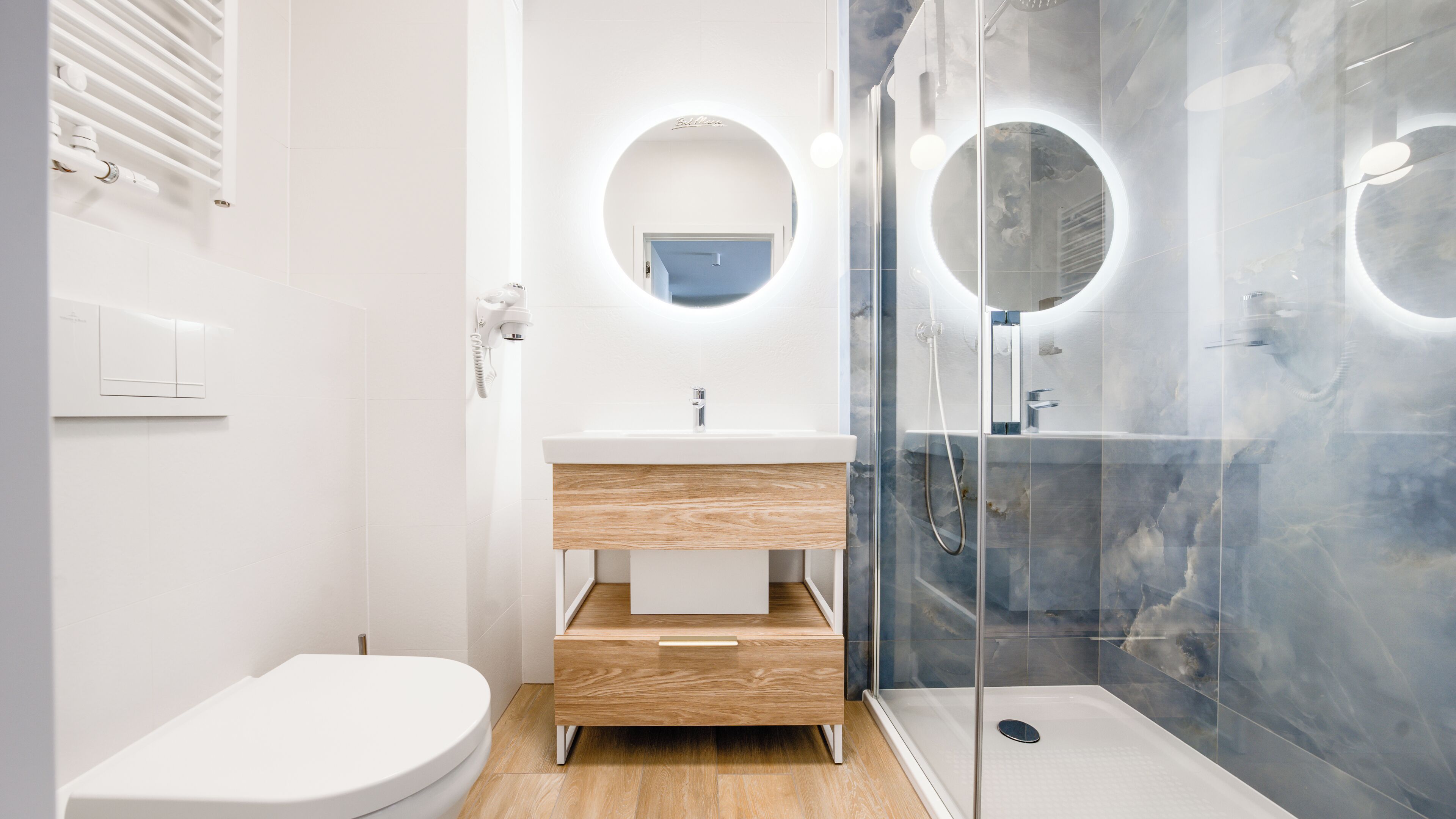 Apartment (401 - Bursztynowa 4) | Badezimmer | Dusche, Haartrockner, Handtücher