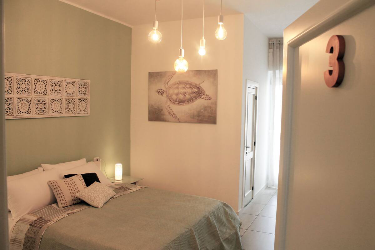 Double Room, Courtyard View | Desk, free WiFi, bed sheets