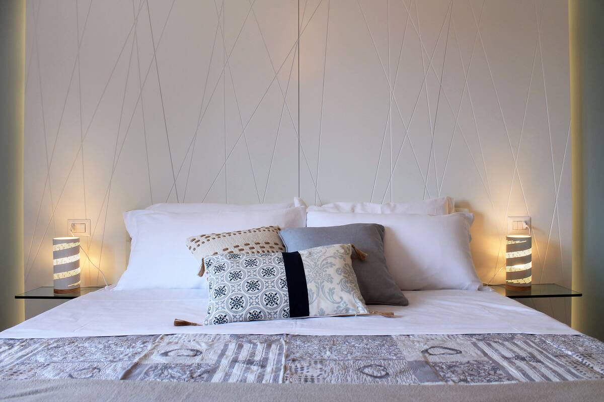 Deluxe Triple Room, 1 Bedroom | Desk, free WiFi, bed sheets