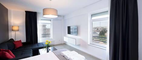 Silitysrauta/-lauta, Wi-Fi, vuodevaatteet