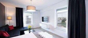 Lounge 8 Studio - NorthView