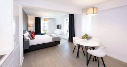 Lounge 8 Studio - NorthView