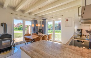 Kühlschrank, Mikrowelle, Herdplatte, Geschirrspüler