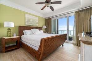 4 bedrooms, iron/ironing board, free WiFi, bed sheets - Direct Ocean Front Luxury Unit with Expansive Views (Atlantic Beach)