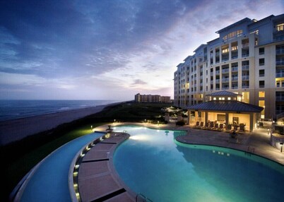 Direct Ocean Front Luxury Unit with Expansive Views