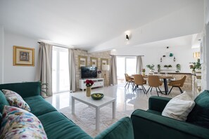 Taulutelevisio, takka