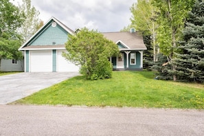 Exterior - Perfect Family Home in Driggs w/Hot Tub (Driggs)