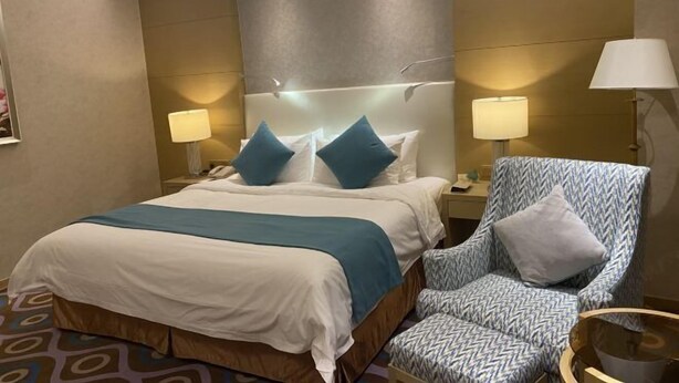 Ảnh chưa phân loại, 1 trong số 8 ảnh, nút