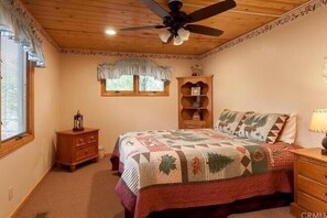 4 chambres, bureau, accès au Wi-Fi (inclus), literie fournie