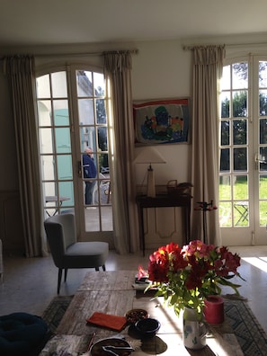 Interior - Charming villa, exceptional view over the rooftops of Manosque, heated swimming pool (Manosque)