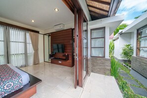 3 bedrooms, in-room safe, iron/ironing board, free WiFi - 3BR Spacious Luxury Villa Litera Seminyak - 525 sqm (Badung)