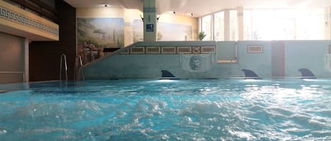 Piscina interna, piscina externa