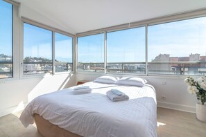 1 slaapkamer, een strijkplank/strijkijzer, gratis wifi, beddengoed