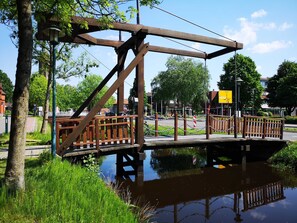 Unclassified image, 5 of 17, button