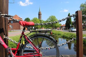 Unclassified image, 3 of 17, button