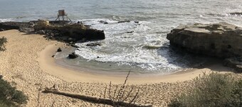 L'ombre d'un Pin entre deux Plages (center and beaches within walking distance, garage garden)