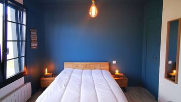 1 chambre, fer et planche Ă repasser