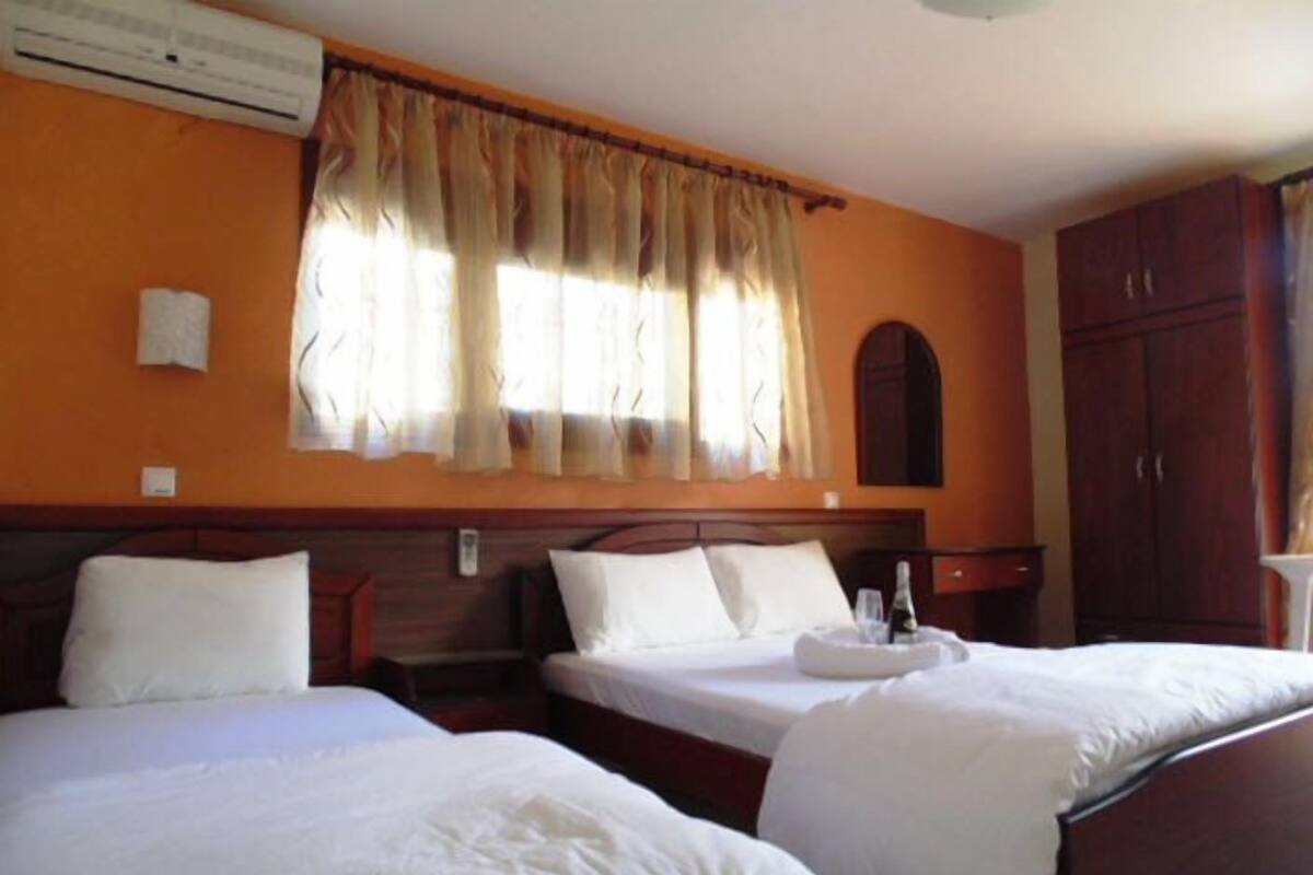 Laptop workspace, soundproofing, free WiFi, bed sheets