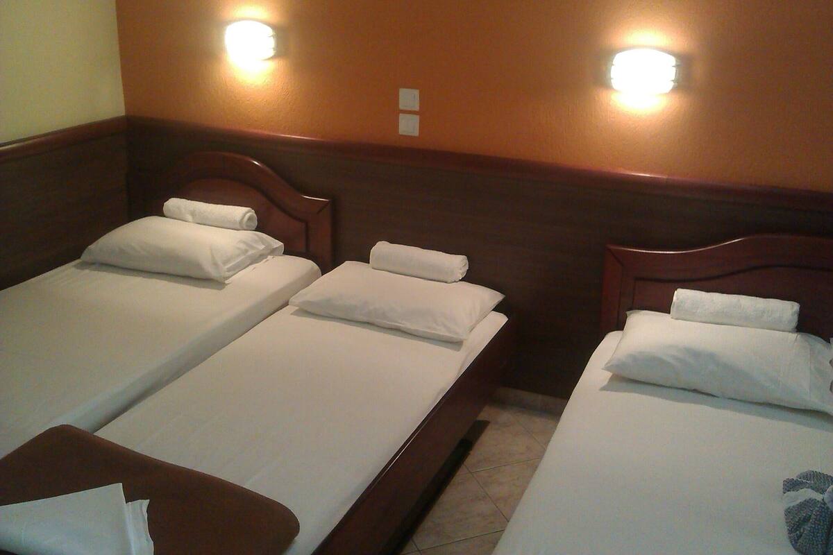 Laptop workspace, soundproofing, free WiFi, bed sheets