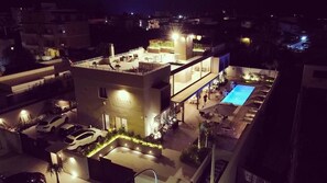 Front of property - evening/night - Giafra Rooms (Agrigento)